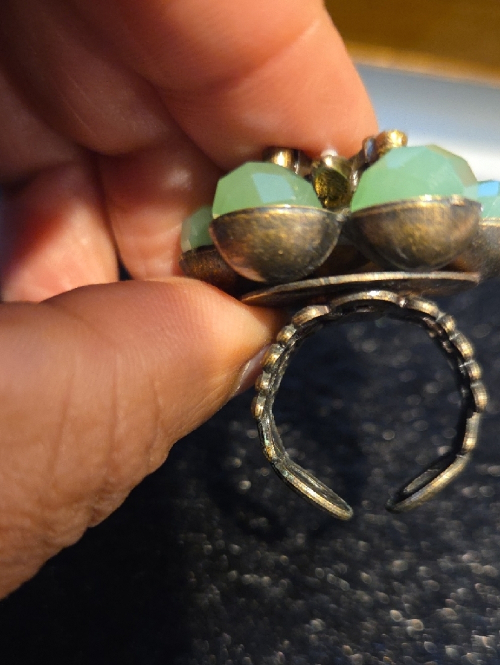 Green Floral Crystal & Pearl Ring - Picture 4 of 9